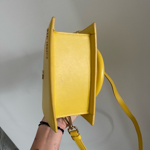 SOLD!!! Jacquemus Le Chiquito Moyen bag authentic with receipt - Picture 9 of 16